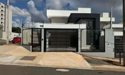 Casa à venda em maringá no jardim petrópolis com 3 quartos e área gourmet