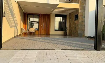 Casa nova à venda no eco valley com 3 quartos, 1 suíte e móveis novos