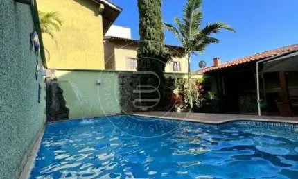 Sobrado 4 Quartos c/ Piscina no Jd. América, ao lado da T-63