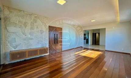 Condomínio Inconfidentes - Apartamento com 4 Quartos no Setor Sul