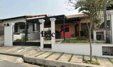 Casa com 4 quartos à venda na Rua Quarenta e Oito, Vila Santa Cecília, Volta Redonda, 247 m2 por R$ 1.350.000