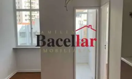 Apartamento com 1 quarto à venda na rua teixeira soares, praça da bandeira, rio de janeiro, 40 m2 por r$ 240.000