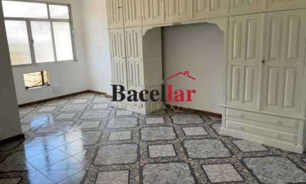 Casa com 2 quartos para alugar na Rua Conceição da Feira, Pitangueiras, Rio de Janeiro, 300 m2 por R$ 2.500