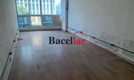 Sala comercial com 7 salas para alugar na Avenida Presidente Vargas, Centro, Rio de Janeiro, 175 m2 por R$ 4.480