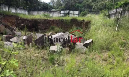 Terreno à venda na Estrada dos Três Rios, Freguesia (Jacarepaguá), Rio de Janeiro, 1072 m2 por R$ 2.100.000