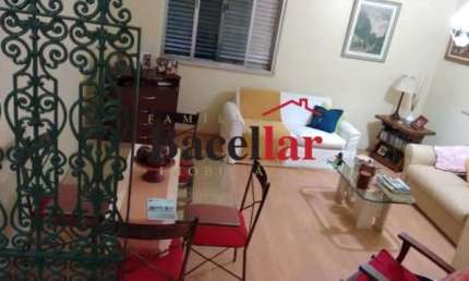 Apartamento com 3 quartos à venda na Rua Guajaratuba, Tijuca, Rio de Janeiro, 130 m2 por R$ 499.999