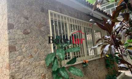 Casa com 8 quartos à venda na Rua Guaxupé, Tijuca, Rio de Janeiro, 500 m2 por R$ 1.600.000