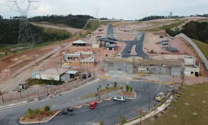 Lotes a partir de 420m² em jundiaí | belos lagos e clube completo |facilitado |ótimo local