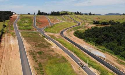 Residencial Quinta da Mantiqueira | Lotes a partir de 250m² com Lazer e Lagos | Facilitado