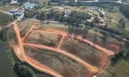 Condomínio com lazer e lago em pedra bela | lotes a partir de 250m² | pagamento facilitado