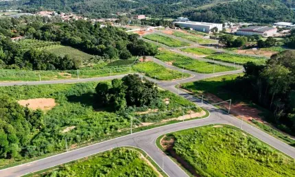 CONDOMÍNIO FECHADO com Área de Lazer em LOUVEIRA | LOTES a partir de 300m² | Ótimo local