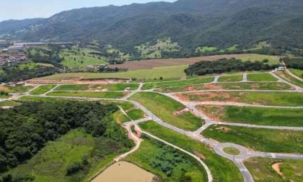 Pronto pra construir | Lotes a partir de 250m² em Extrema | Lagos e Lazer | Financiamos