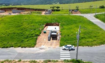 Oportunidade em Extrema | Lotes a partir de 250m² | Lazer e Lagos | Ótimo local | Conheça