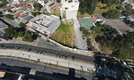 Terreno para Venda em Santo André, Jardim Ana Maria, 2 dormitórios, 1 banheiro, 1 vaga