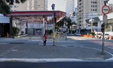 Terreno à venda na Avenida Ibirapuera, Moema, São Paulo