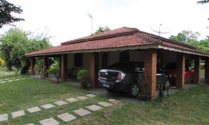 Chácara com 3 casa à venda em São Pedro/SP. Direto com o proprietátio.