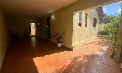 Casa  à venda em Botucatu com uma excelente localização