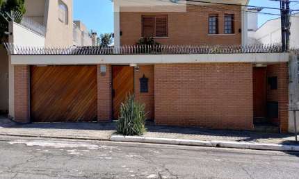 Casa, tipo sobrado com 3 dormitórios tipo suítes ampla área gourmet sala sauna seca e úmida 3 vagas e quintal em Zona Residencial em região nobre do Klabin Jardim da Glória Vila Mariana