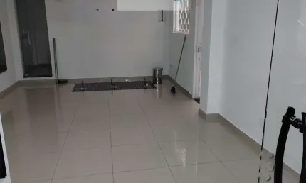 Casa de uso comercial em área nobre no Klabin na região da Vila Mariana. Rua com Intenso Movimento a alguns metros da Avenida Ricardo Jafet