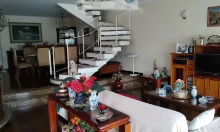 Casa, tipo sobrado com 3 dormitórios tipo suítes ampla sala 3 vagas e quintal em região nobre do Klabin Jardim da Glória Vila Mariana