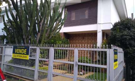 Casa, tipo sobrado com 3 dormitórios 1 suíte ampla sala 3 vagas e quintal em região nobre do Klabin Jardim da Glória Vila Mariana