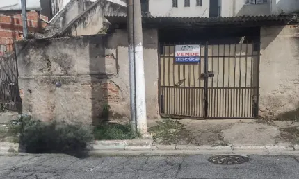 Oportunidade Única: terreno com 2 casas à Venda travessa da Parapuã