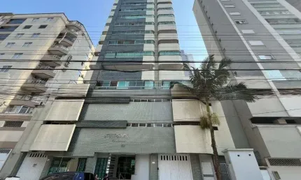 Aluguel anual: Apartamento com 3 quartos, churrasqueira, semi mobiliado e 2 vagas. Centro de Balneário Camboriú.
