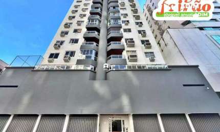 Aluguel Anual: Apartamento mobiliado com 2 quartos sendo 1 suíte no centro de Balneário Camboriú