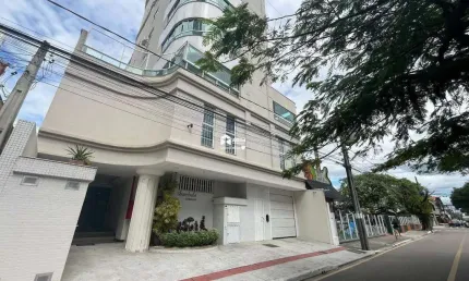 Aluguel anual: Apartamento de 2 suítes em Balneário Camboriú