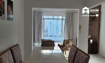Aluguel anual: Apartamento de 2 quartos no centro em Balneário Camboriú