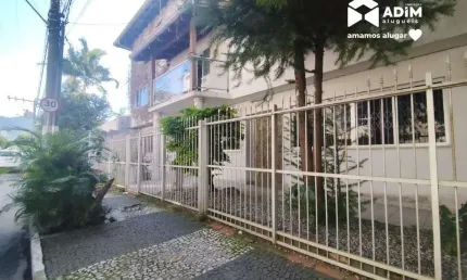 Aluguel anual: Casa Comercial de 400mts no Bairro Nações em Balneário Camboriú.