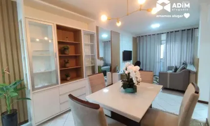 Aluguel anual: Apartamento de 2 suítes com sacada ampla no Centro de Balneário Camboriú
