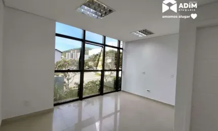 Aluguel anual: sala comercial para área médica no bairro ariribá em balneário camboriu