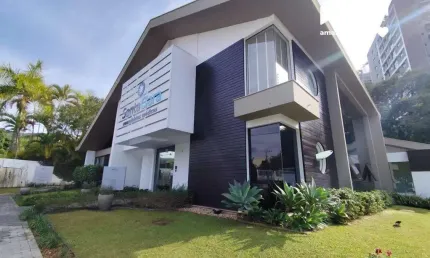 Aluguel anual: sala comercial para área médica no bairro ariribá em balneário camboriu