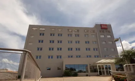 Elegante conjunto comercial para venda em centro, 18m²