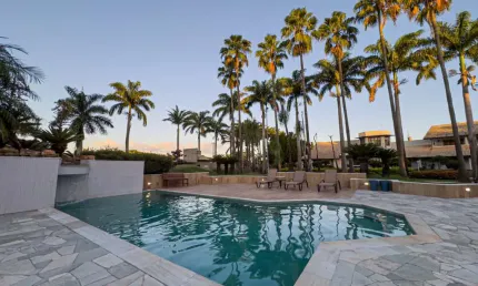 Versátil casa tipo para venda em Planalto do Bosque com 4 quartos, sendo 4 suítes, 1,501m²