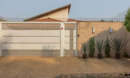 Aconchegante casa tipo para venda em residencial são judas tadeu com 3 quartos, sendo 2 suítes, 178m²