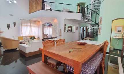 Casa de Luxo para Locação em Jundiaí-SP, Bairro Traviú: 5 Quartos, 4 Suítes, 5 Salas, 2 Banheiros, 17 Vagas de Garagem!