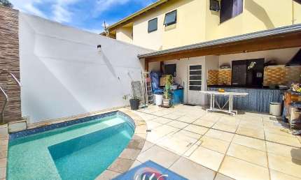 Casa com Piscina a Venda no Condomínio Villagio di Siena, Jardim Carlos Gomes. 3 dormitórios (1 suíte)