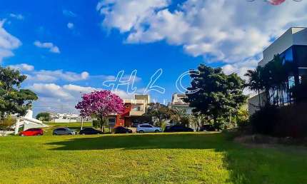 Oportunidade Única! Terreno à Venda no Condomínio Reserva da Serra - 587m²