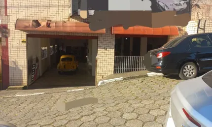 Loja com 288 m² , esquina com a Av. Antônio Emerick  em São Vicente SP.