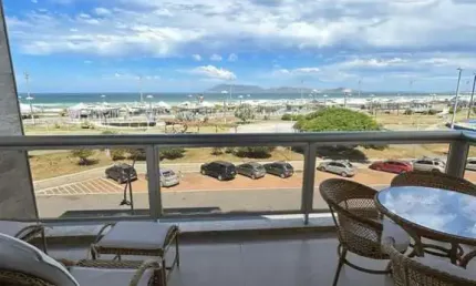 Apartamento para Venda em Cabo Frio, Algodooal, 3 dormitórios, 1 suíte, 2 banheiros, 2 vagas