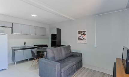 Apto de 1 Quarto 100% Mobiliado na Vila das Acácias – Viva o Melhor do Sul da Ilha!