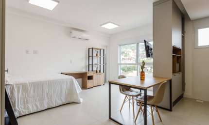 Apartamento Studio 100% Mobiliado para alugar ao lado da UFSC! Só chegar com as roupas