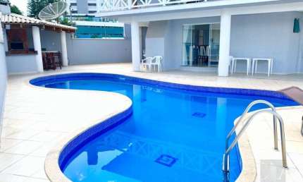 Casa para Temporada em Itapema, Centro, 4 dormitórios, 4 suítes, 5 banheiros, 3 vagas