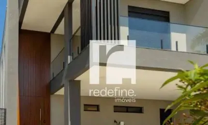 Sobrado em Condomínio, 3 suítes, piscina privativa, 6 vagas de garagem e área Gourmet  Rua Sterina Góes