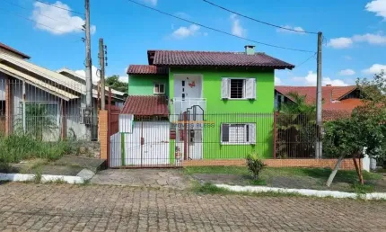 Casa localizada no bairro Nossa Senhora das Graças/Canoas