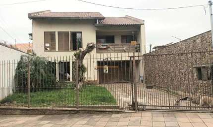 Casa localizada no bairro Nossa Senhora das Graças/Canoas