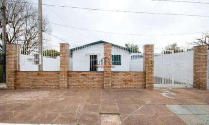 Casa com 3 quartos para alugar no Mathias Velho, Canoas 