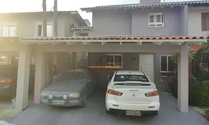 Casa em Condomínio Localizada no bairro Harmonia/Canoas